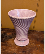 Vintage 1940&#39;s McCoy Spiral Ribbed Footed 7&quot; Vase Planter Pastel Pink Sw... - $28.84