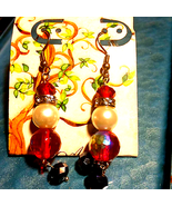 Beautiful~Crystal and Pearl earrings - $314.02 MXN