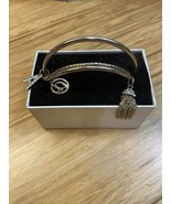 NEW Liz Claiborne Bangle Bracelet Set of 3 Letter A Fashion Jewelry KG JD - $276.07 MXN