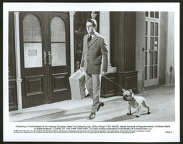 Curse Of The Pink PANTHER-8X10 B&amp;W PHOTO-TED Wass W/DOG Fn - £18.10 GBP