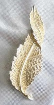 Elegant Sarah Coventry Crystal Rhinestone Gold-tone Leaf Brooch vintage - £10.38 GBP