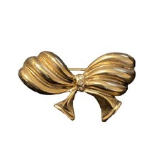 Vintage 24k Gold Plate Ribbon / Bow Engraved W/crystals Brooch - £31.42 GBP