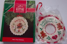 Hallmark Keepsake Ornament 1990 Baby’s First Christmas Embroidered Wreath  - £7.96 GBP