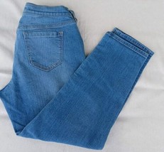 Old Navy Ladies Size 10 Cropped Light Wash Jeans w/ Patch Regular Fit 32x25.5 - £7.78 GBP