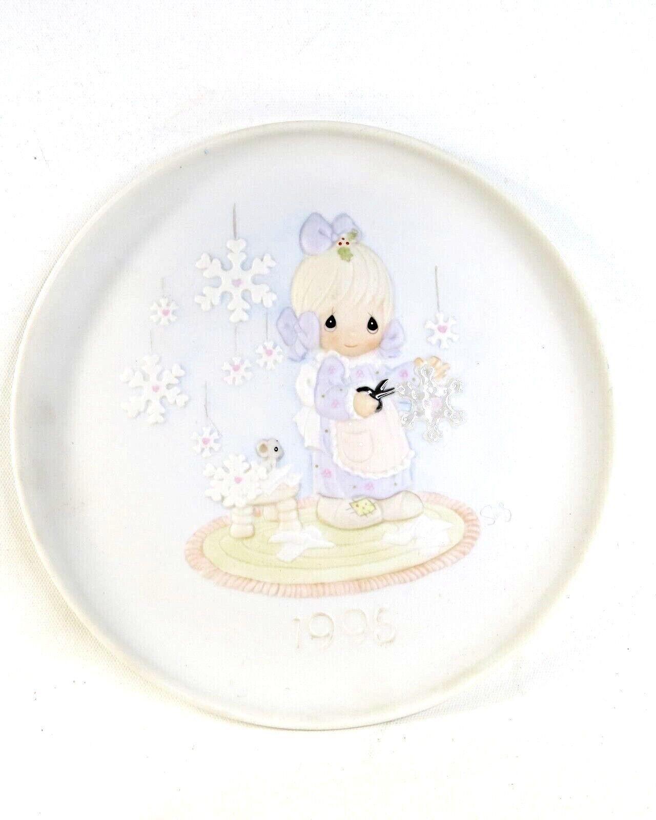 Primary image for Precious Moments Collector Plate 1995 He Covers The Earth With His Beauty 142670