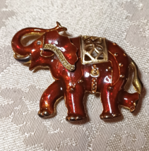 Vintage Red Enamel on Gold Tone Elephant Brooch Pin - $169.64 MXN