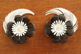 Vintage Costume Jewelry Thermoplastic Flower MOD Rhinestone Clip Earrings - £19.70 GBP