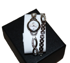 Women&#39;s Double Banded Silver Tone Mother of Pearl Rhinestones Round Watc... - $27.00