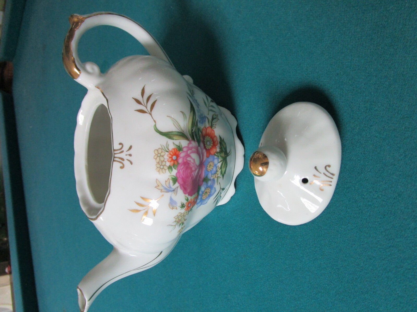 TEAPOT MUSIC BOX PLAYS &quot;TEA FOR TWO&quot; 2 CUPS CAP. 6 X 8&quot; [68] - $29.69
