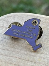 Lions Club Lapel Pin Albany 1983 Multiple District 20 State Convention N... - $349.49 MXN