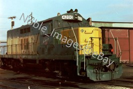 CNW Chicago North Western 4200 GP40 Locomotive Chicago Area Color Negative 1970s - £3.56 GBP