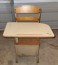 VTG Irwin Metal &amp; Wood Student Child Grade School Desk Seat Cubby Storage - $149.99