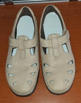 SAS Women&#39;s Shoe Sz. 6 Beige T Strap Tan Roamer. - $30.36 CAD