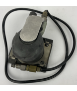 DYNABRADE 57920 - 4in X 4-5/16in DYNABUG &quot;MODEL T ORBITAL SANDER 20,000 RPM - $919.17 MXN