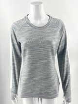 Athleta Quilted Top Size Medium Blue Gray White Thumbholes Athletic Shirt Womens - £23.33 GBP