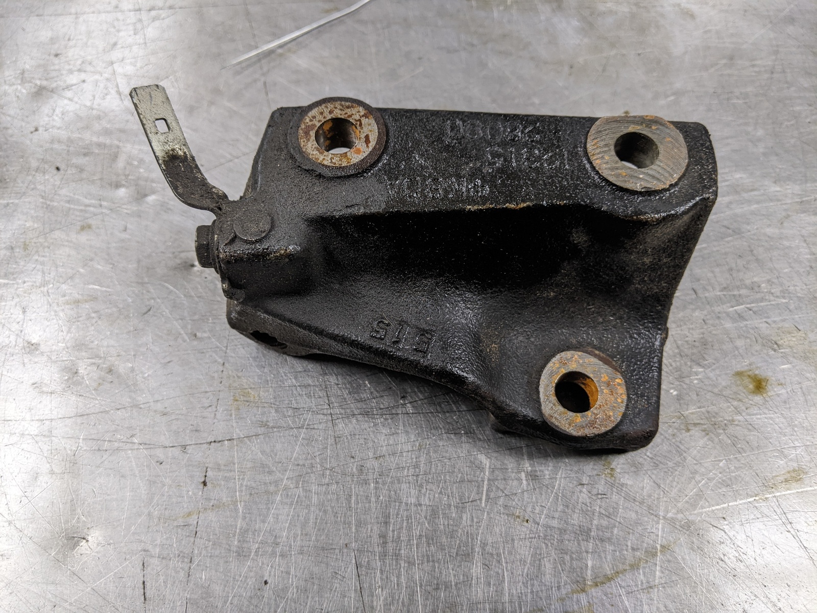 Motor Mount Bracket For 07-09 Lexus RX350  3.5 1231528090 - $24.70