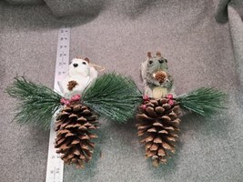 2 Buri Bristle Squirrels on Pine Cones Holiday Christmas Decor Ornaments Large - £10.25 GBP