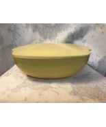 PYREX Yellow Vintage Casserole Dish SQUARE BOWL w/ LID HOSTESS 525B 2.5 QT - £27.33 GBP