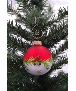 Garland and Berries 2-5/8&quot; Glass Ball Christmas Ornament - £7.78 GBP
