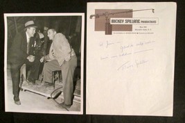 MICKEY SPILLANE : (ORIGINAL SIGN AUTOGRAPH LETTER &amp; ON THE SET PHOTO) - $7,388.85 MXN