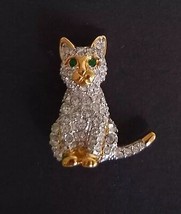 Swarovski Swan Crystal Kitten Cat Pin Brooch 1&quot; Green Eyes Gold Tone Nwot - £43.42 GBP