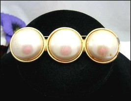 3 BIG GLASS Faux Pearls BROOCH Vintage PIN  Three in Row GOLDTONE 3 1/4&quot; - £10.38 GBP