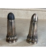 Vintage Tudor Plate S.P Lead 403 Salt And Pepper Shaker Set - $9.89