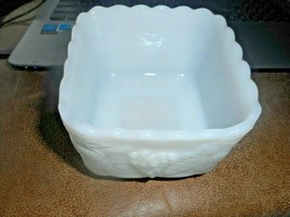 Vintage Milk White Glass Square Planter Candy Bowl Designs Of Grapes &amp; Leaves - £11.41 GBP