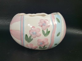 Easter Egg Trinket Dish  approx. 4&quot; tall &amp; 5&quot; wide great for Easter BBB11 - $3.95
