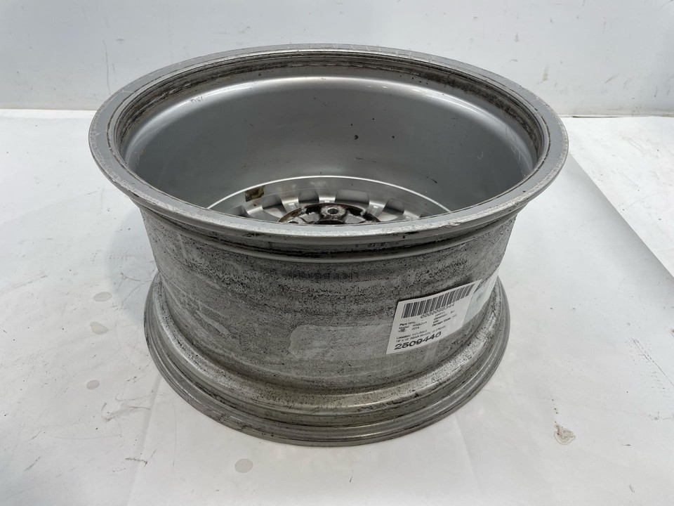 2014-2017 Maserati Quattroporte 19'x10' Rear Rim W/ Center Cap Curb Rash OEM Item image 7