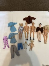 Vtg Town Square Dollhouse Miniatures Family, Boy Girl baby parents Dolls... - £23.31 GBP