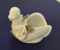 Porcelain Swan with Two Roses Trinket Holder - £7.83 GBP