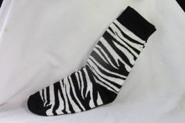 Ladies Socks 1 pr. Crew (new) ZEBRA STRIPED - BLACK &amp; WHITE - £8.64 GBP