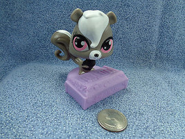 McDonald&#39;s 2012 Hasbro Littlest Pet Shop Skunk Pepper Clark Happy Meal Toy  - £1.18 GBP