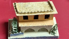 Vintage Christmas Village Train Yard Putz White Italianate Hacienda 2 Story - £39.32 GBP