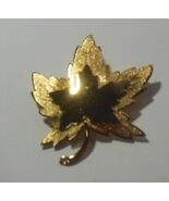 Vintage Signed MONET Gold-tone Double Maple Leaf Brooch - $19.31