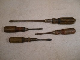 Vintage lot of 4 wooden handle screwdrivers - £15.30 GBP