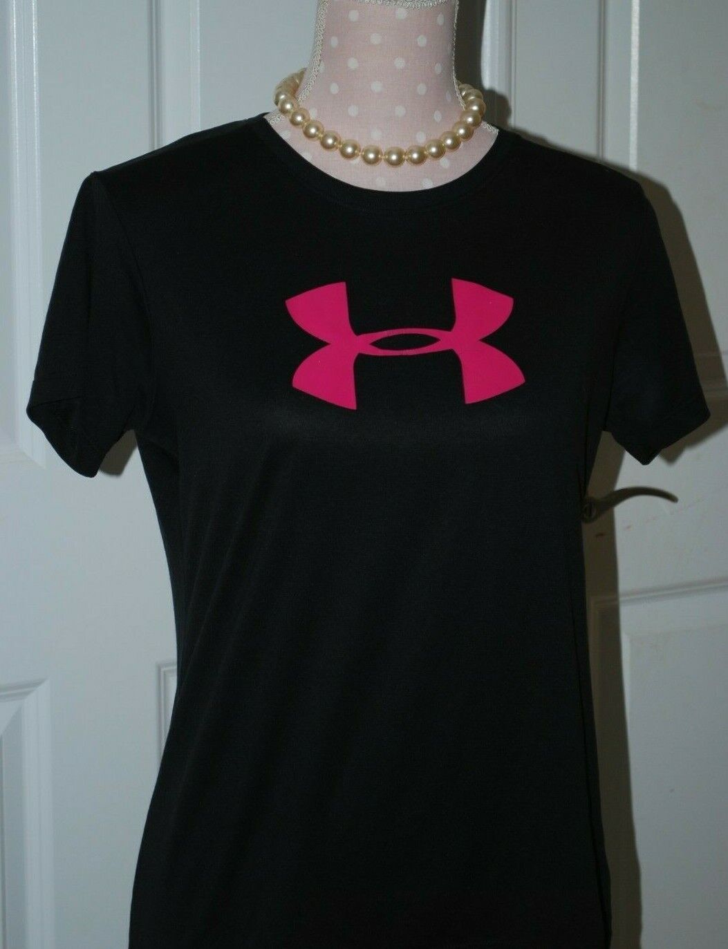 youth YXL UNDER ARMOUR t-shirt tee loose Black Pink Logo - $9.99