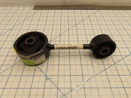 Toyota 12363-20020 Engine Motor Mount Upper Rod - $1,224.70 MXN