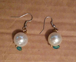 Faux Pearl Drop Earrings - $76.02 MXN