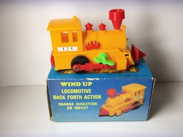 Vintage Emson Wind Up Locomotive Back &amp; Forth Action W Box Made In Hong Kong - £11.80 GBP