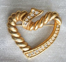 Fabulous Art Moderne Gold-tone Crystal Rhinestone Heart Brooch 1980s vintage - $12.30