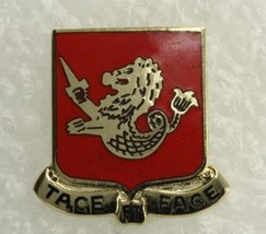 Vintage US Military DUI Pin 25th Field Artillery Bn TACE ET FACE - $8.87