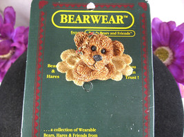 1994 Boyds Bears PIN ANGEL WINGS Crossed Arms Bearwear and Friends On Card - £13.44 GBP