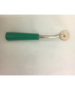 Vintage Singer Green Plastic Handle Tracing Pattern Wheel 5 1/2 Inch Length - $9.04 CAD