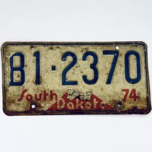 1974 United States South Dakota Minnehaha County Passenger License Plate B1-2370 - £6.67 GBP