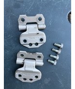 94 95 Mercedes E320 W124 Front Left Driver Upper Lower Door Hinge Pair - $34.64
