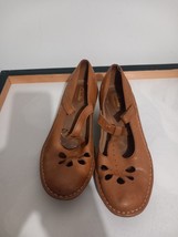 Clarks Artisan Shoes Size 5.5 Biege Colour UK 39 Express Shipping - £25.95 GBP