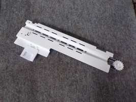 DA97-10594G SAMSUNG FREEZER DOOR RAIL ASSEMBLY LEFT SIDE - $1,494.55 MXN