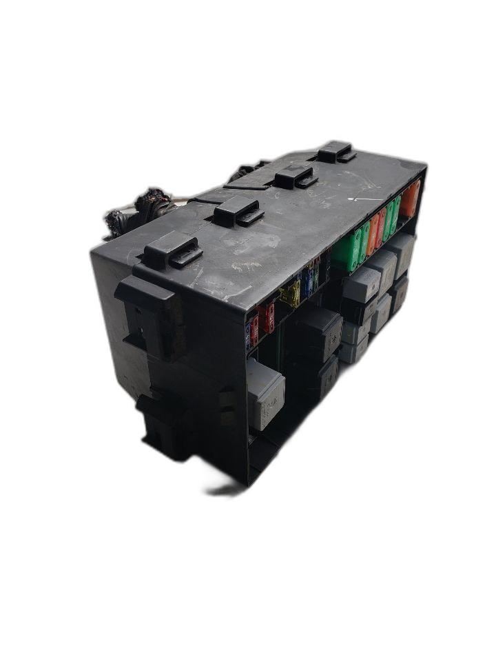 Fuse Box Engine Without Fog Lamps With Cruise Control Fits 06-07 FOCUS 1331542 Item image 4